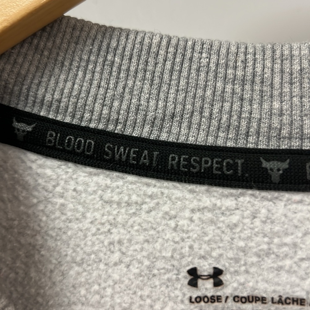 Property of the iron, paradise, under Armour, cropped sweatshirt, size M gray - Picture 4 of 5